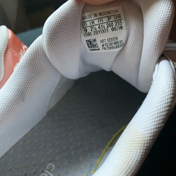 three stripe Adidas tennis shoes - Picture 3 of 4